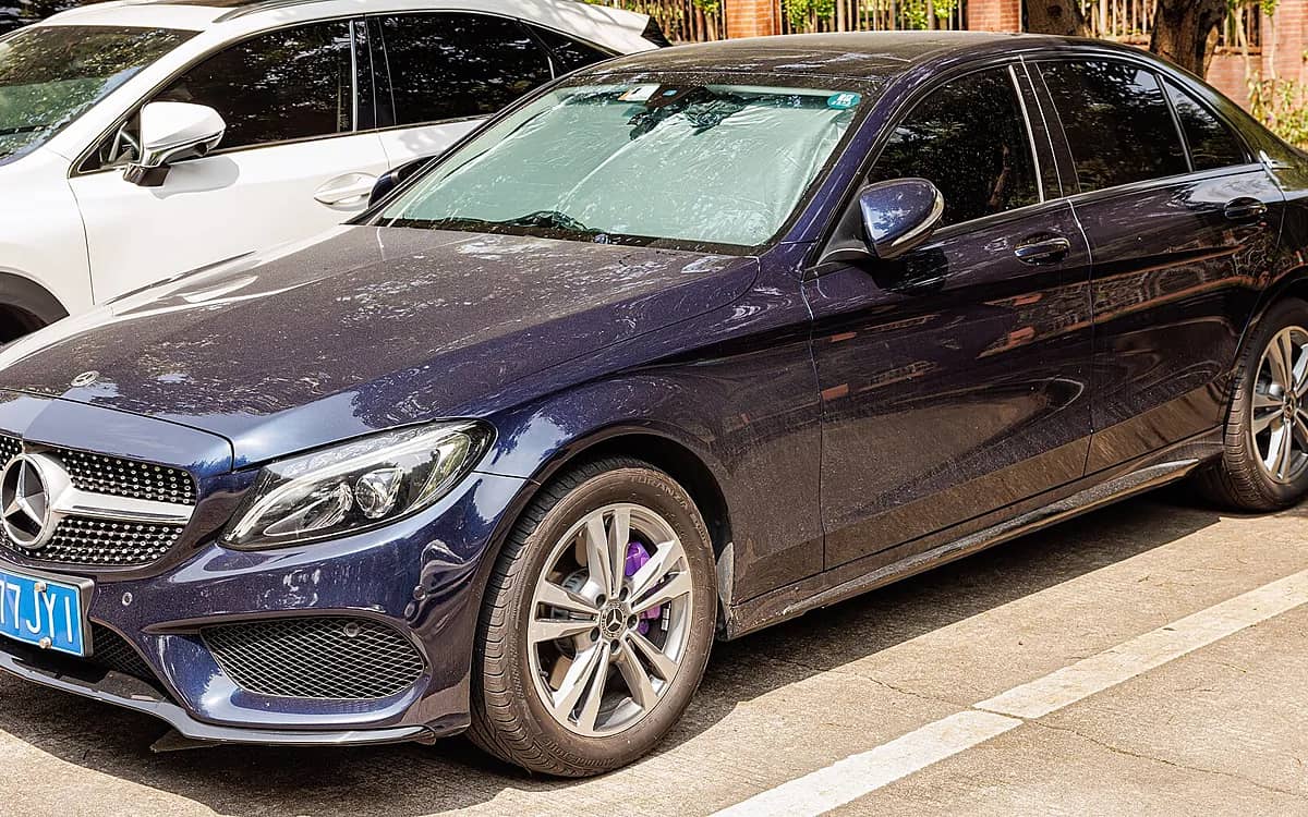 Luxury / Premium: Mercedes-Benz Clase C or similar