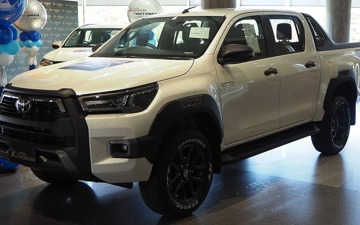 4x4 pickup: Toyota Hilux or similar
